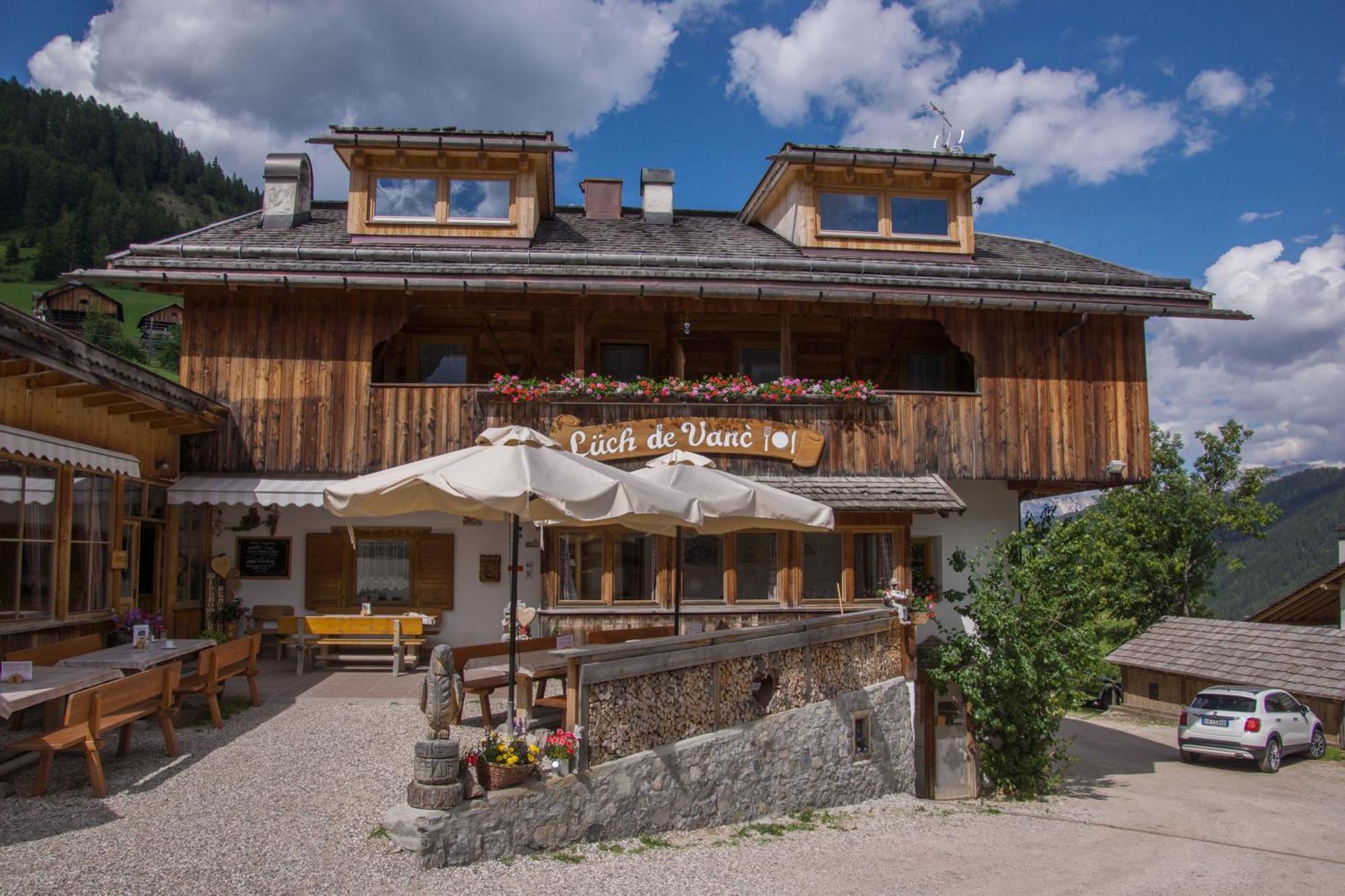 Agriturismo Luech De Vanc San Martino in Badia Luaran gambar