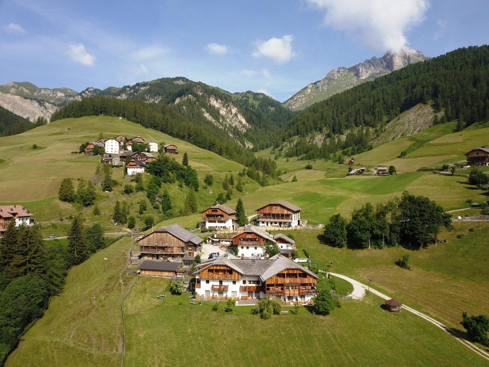 Agriturismo Luech De Vanc San Martino in Badia Luaran gambar